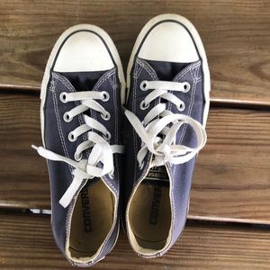 Navy Converse chuck taylor